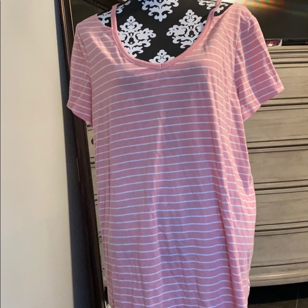NWT cold shoulder tee